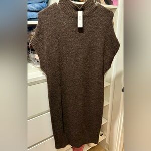 Never worn Brown sweater dress from Banana Republic. Size XS